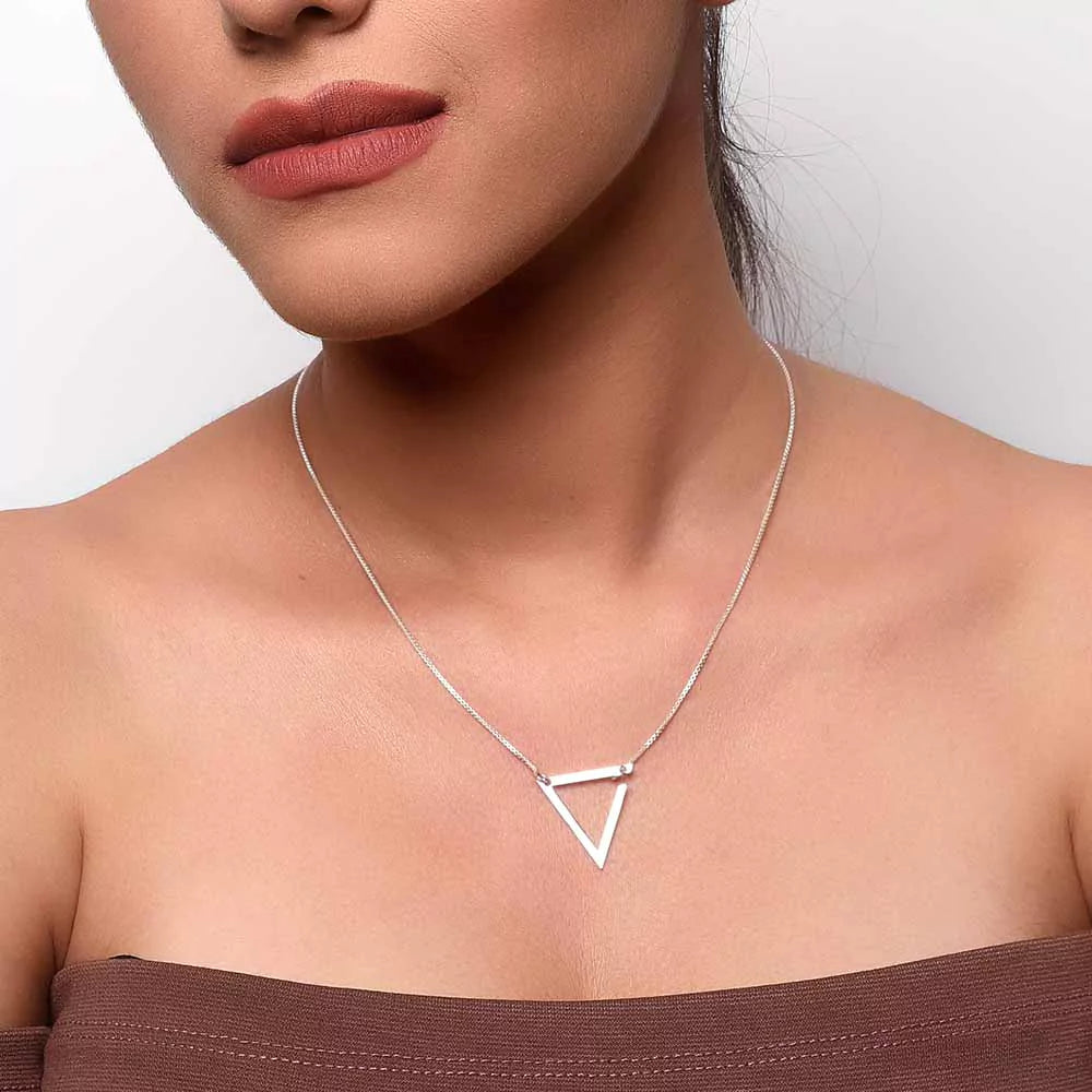 Stylish Inverted Triangle Pendant Necklace – Modern Geometric Jewelry Design
inverted triangle pendant necklace, modern geometric jewelry, stylish triangle pendant, contemporary inverted triangle necklace, unique geometric pendant, elegant inverted triangle jewelry