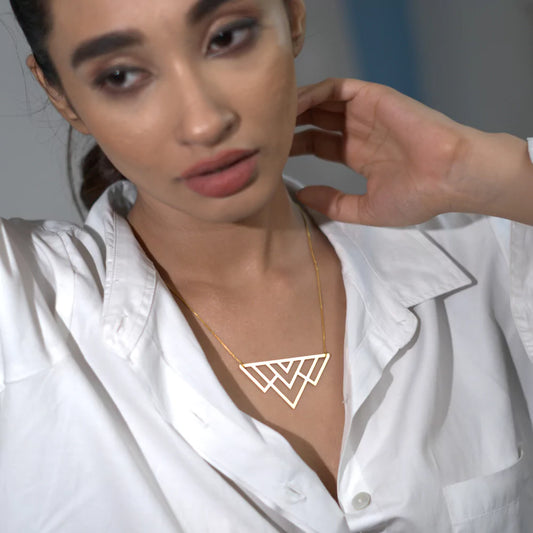 Elegant Silver Icicle Pendant Necklace - Winter-Inspired Jewelry