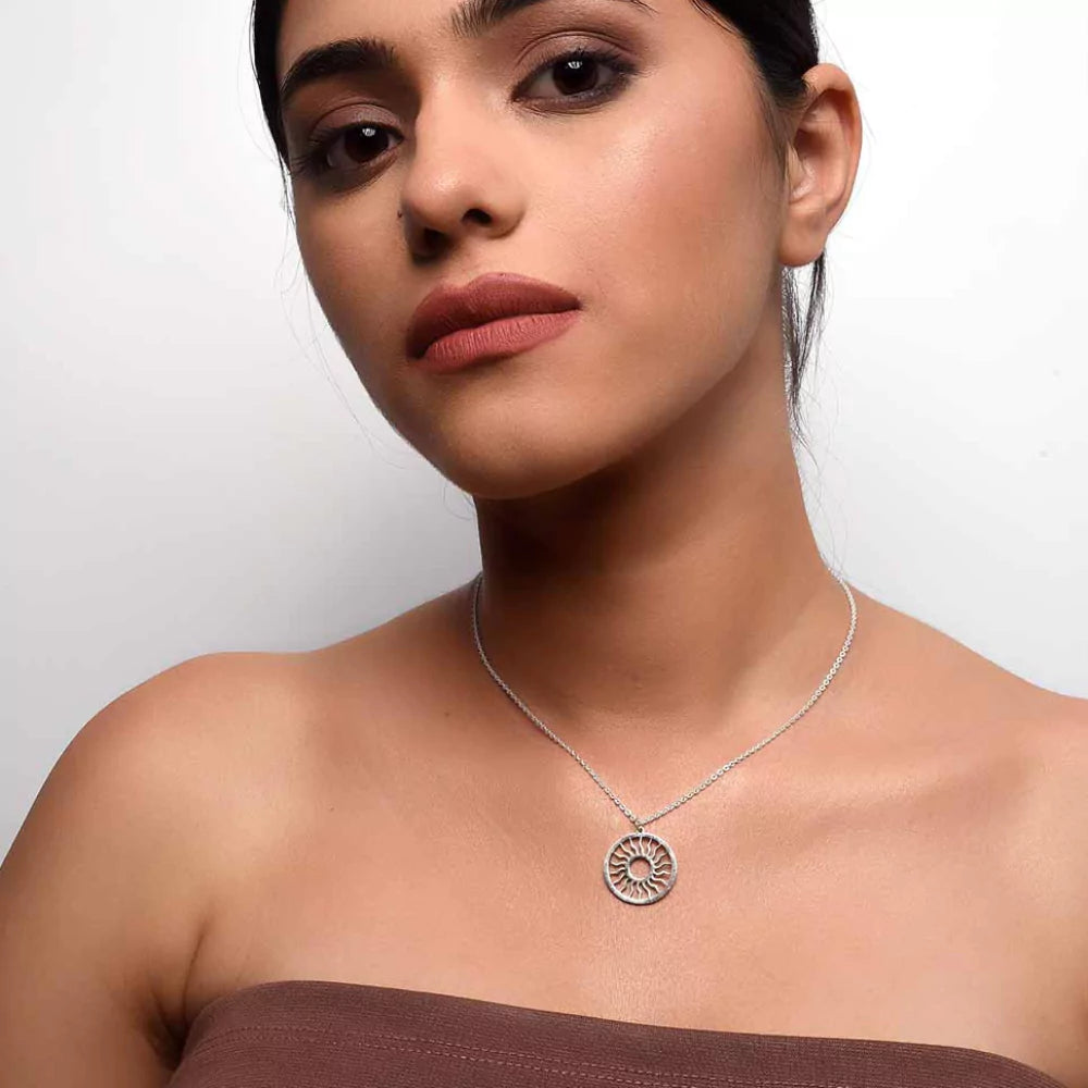Apollo Sun Pendant Necklace - Radiant Celestial-Inspired Jewelry for Women
