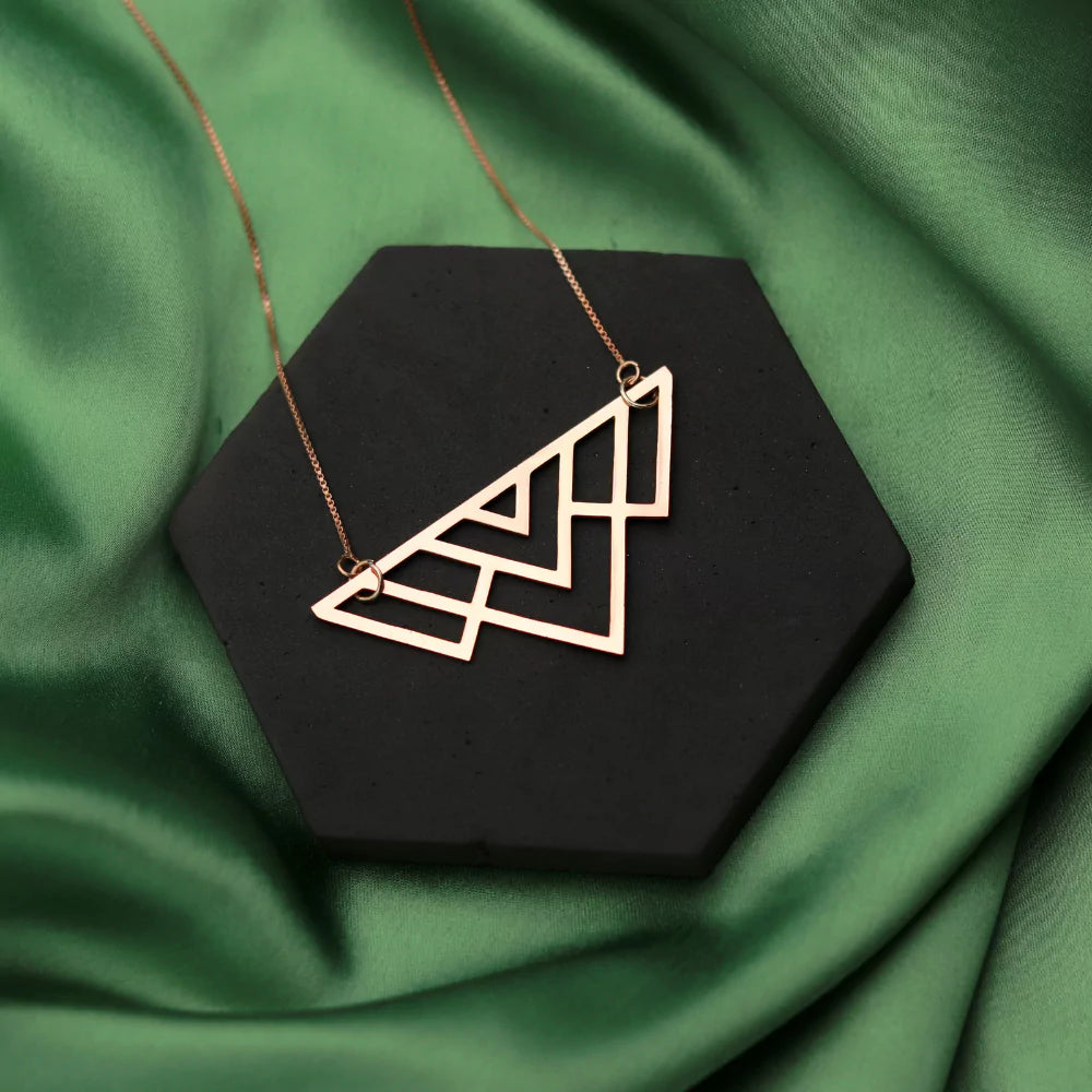 Elegant Silver Icicle Pendant Necklace - Winter-Inspired Jewelry