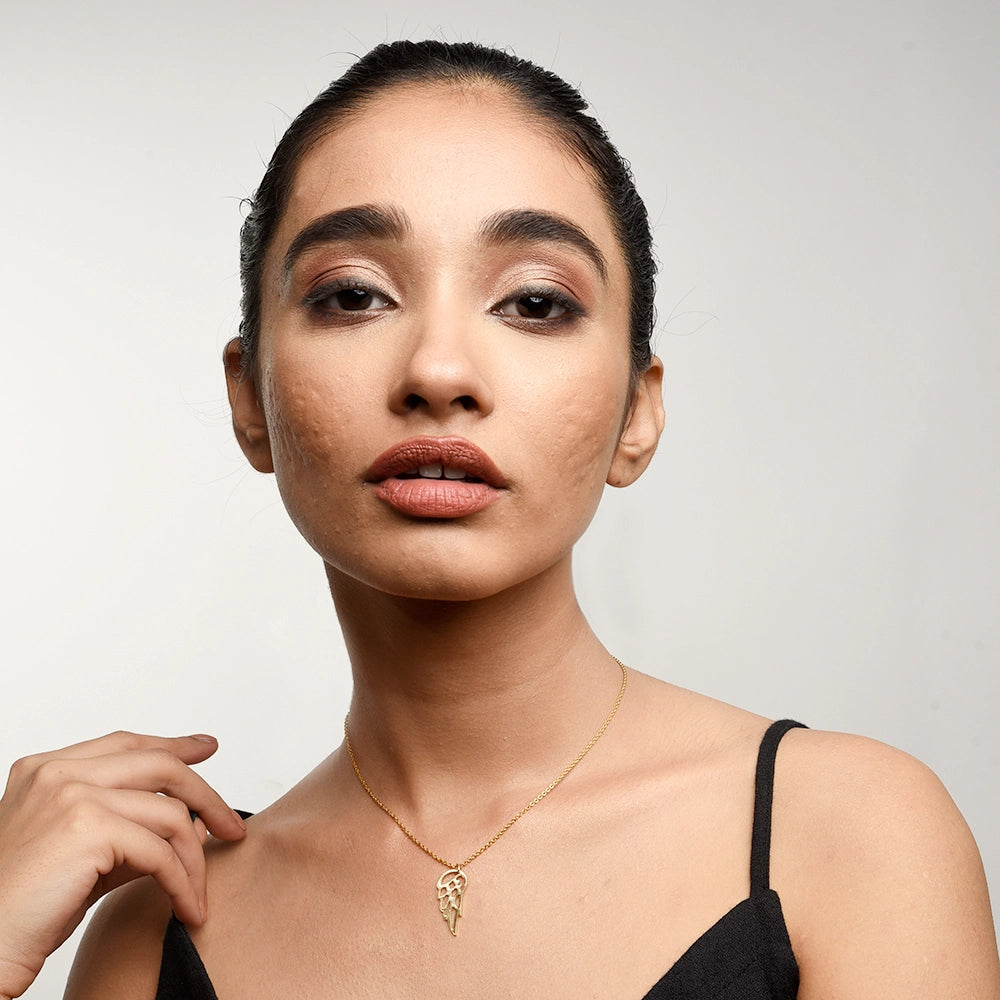 Origami Wing Necklace Wing Pendant Necklace Unique Jewelry Piece Elegant Origami Jewelry High-Quality Metal Necklace Adjustable Chain Necklace Artistic Wing Accessory