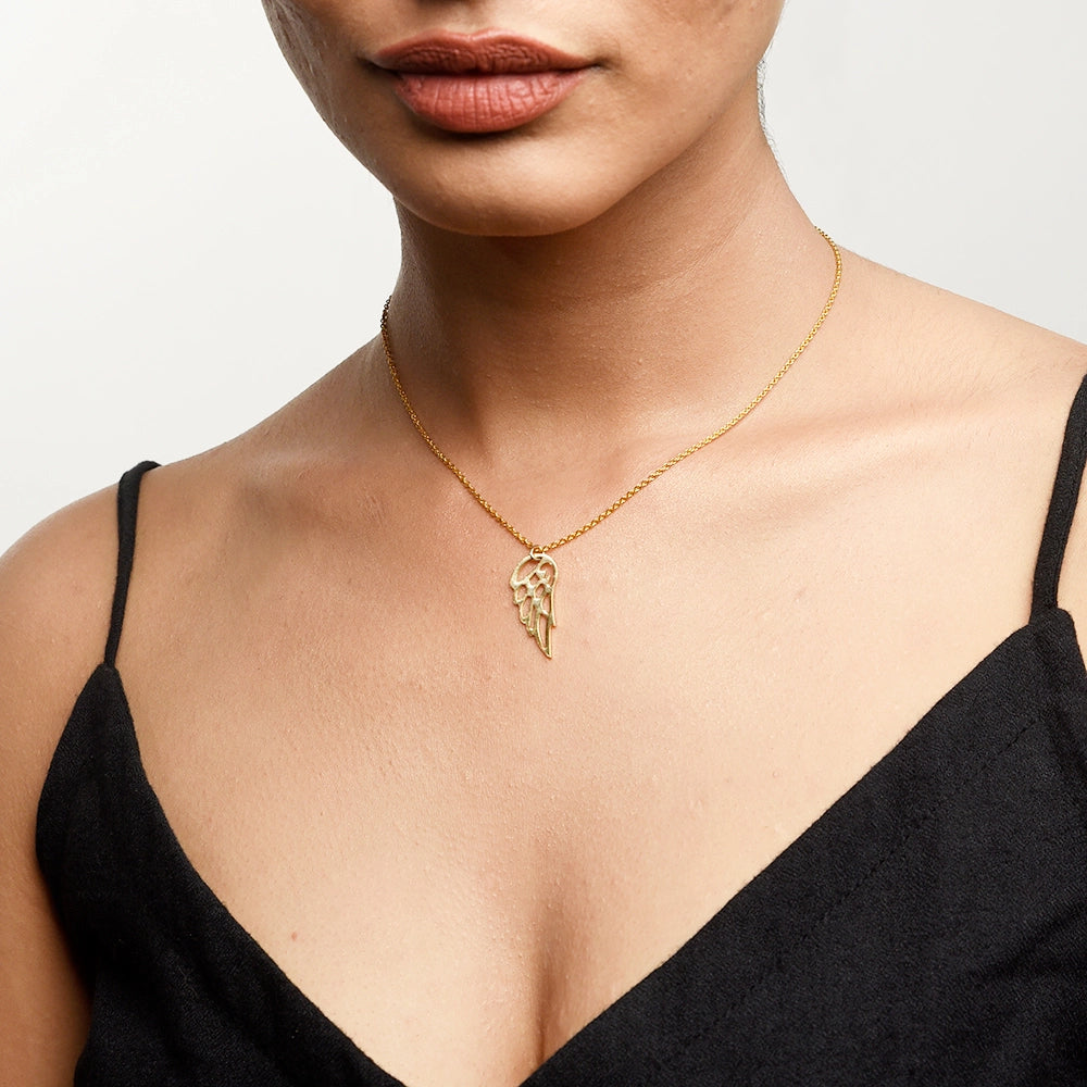 Origami Wing Necklace Wing Pendant Necklace Unique Jewelry Piece Elegant Origami Jewelry High-Quality Metal Necklace Adjustable Chain Necklace Artistic Wing Accessory