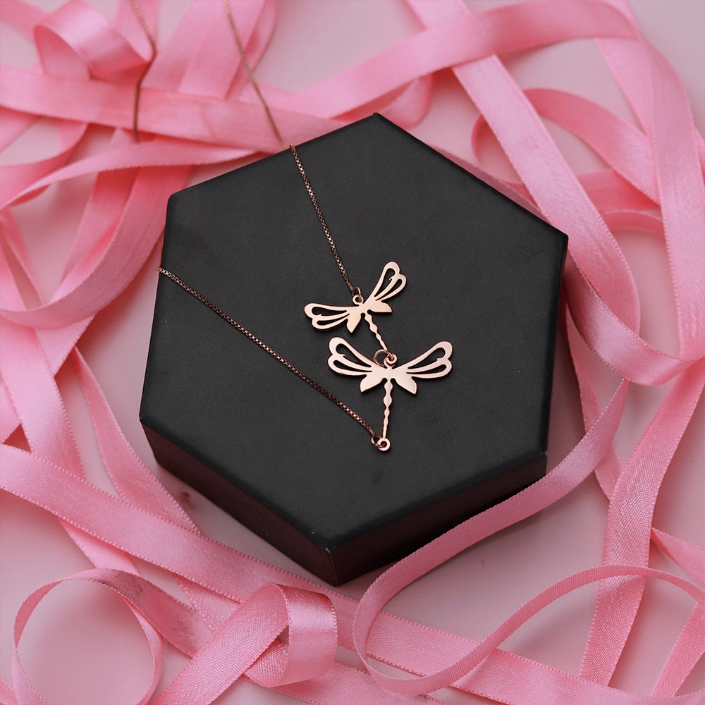 Dragonfly Multilayer Necklace Dragonfly Charm Necklace Layered Necklace Design Elegant Multilayer Necklace High-Quality Metal Jewelry Unique Necklace Accessory Versatile Fashion Necklace