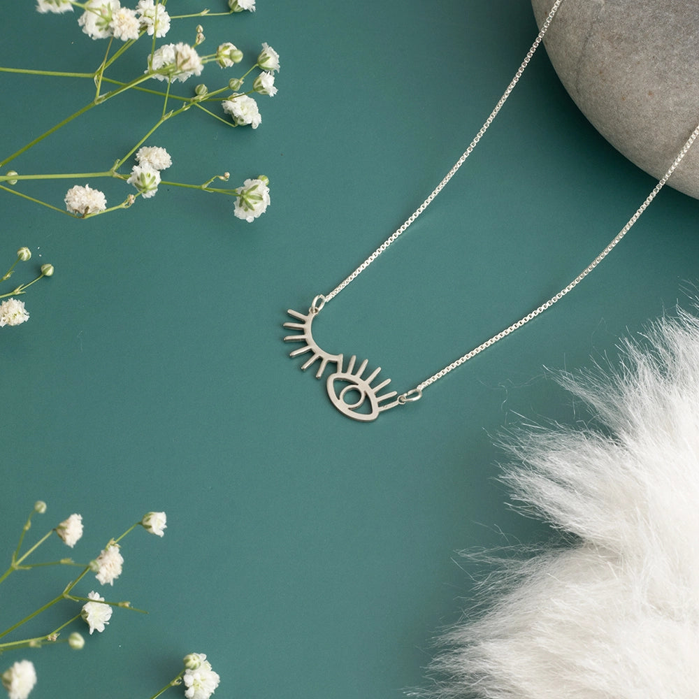 Evil Eye Necklace Protective Evil Eye Pendant Stylish Evil Eye Jewelry High-Quality Metal Necklace Adjustable Chain Necklace Meaningful Jewelry Gift Enamel Evil Eye Design