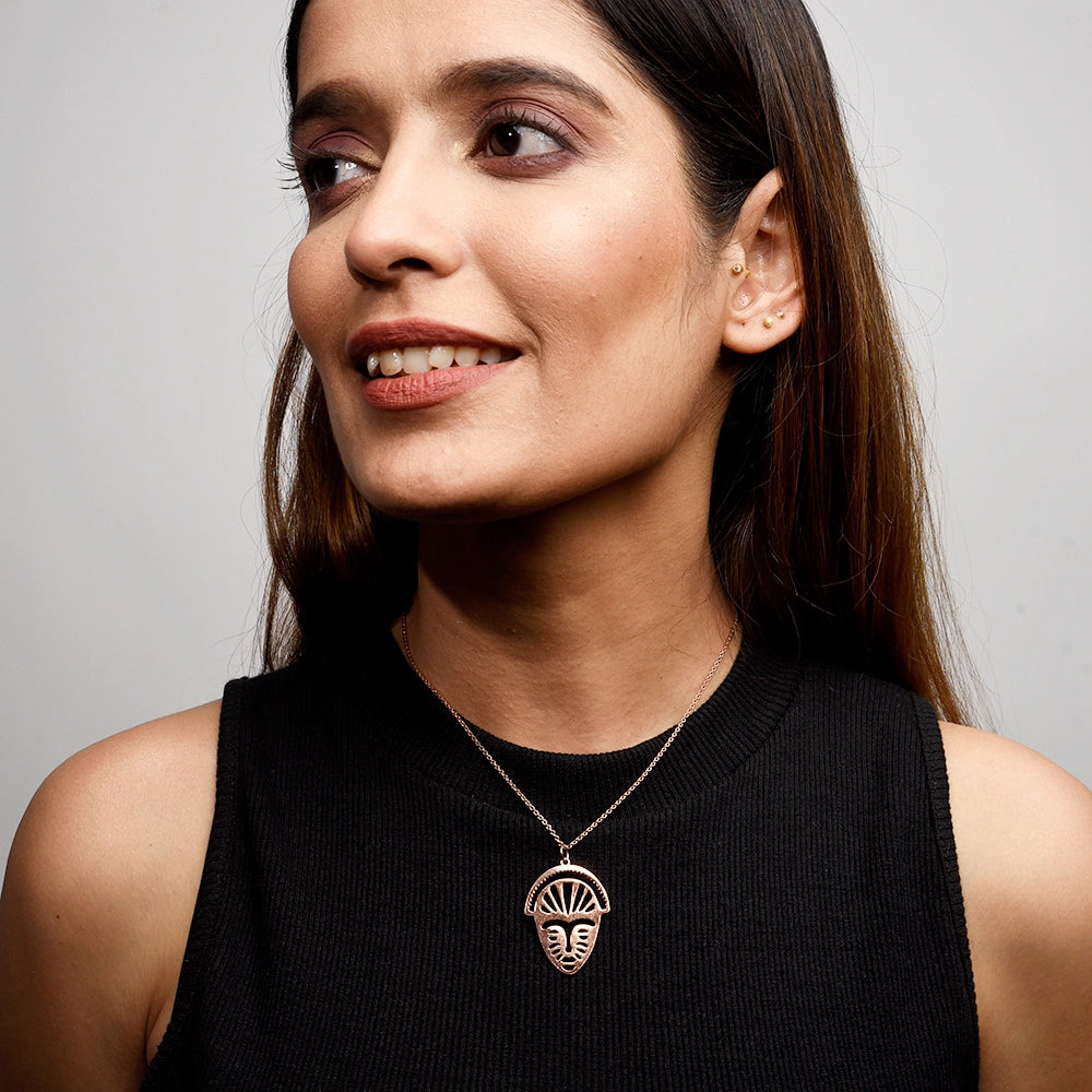 Retro Mask Necklace with intricate vintage mask pendant and adjustable chain