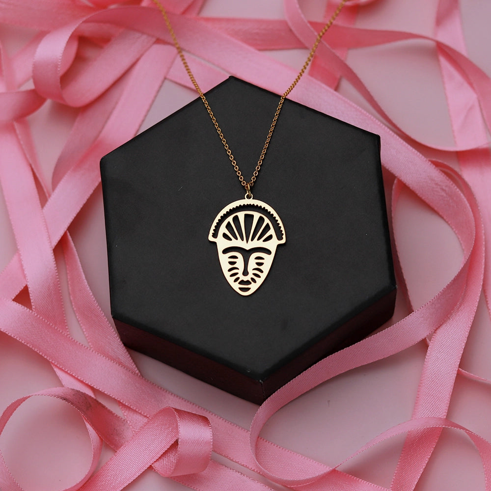 Retro Mask Necklace with intricate vintage mask pendant and adjustable chain