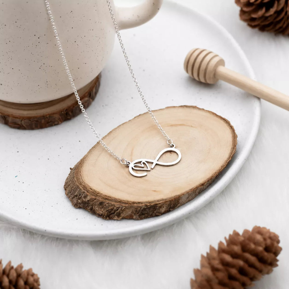 Heartily Pendant Necklace