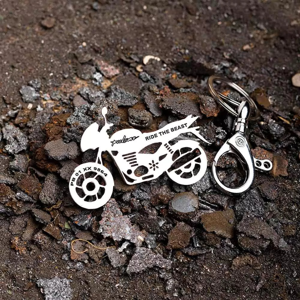 Customised Bajaj Pulsar 150 keychain – thoughtful rider accessory
