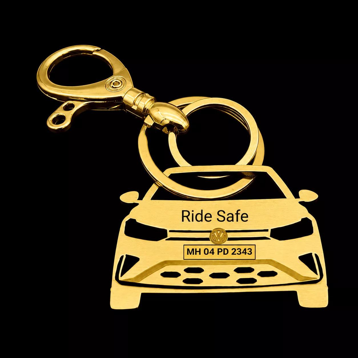Custom engraved Volkswagen Jetta 2025 keychain featuring personalized name and vehicle number plate design
