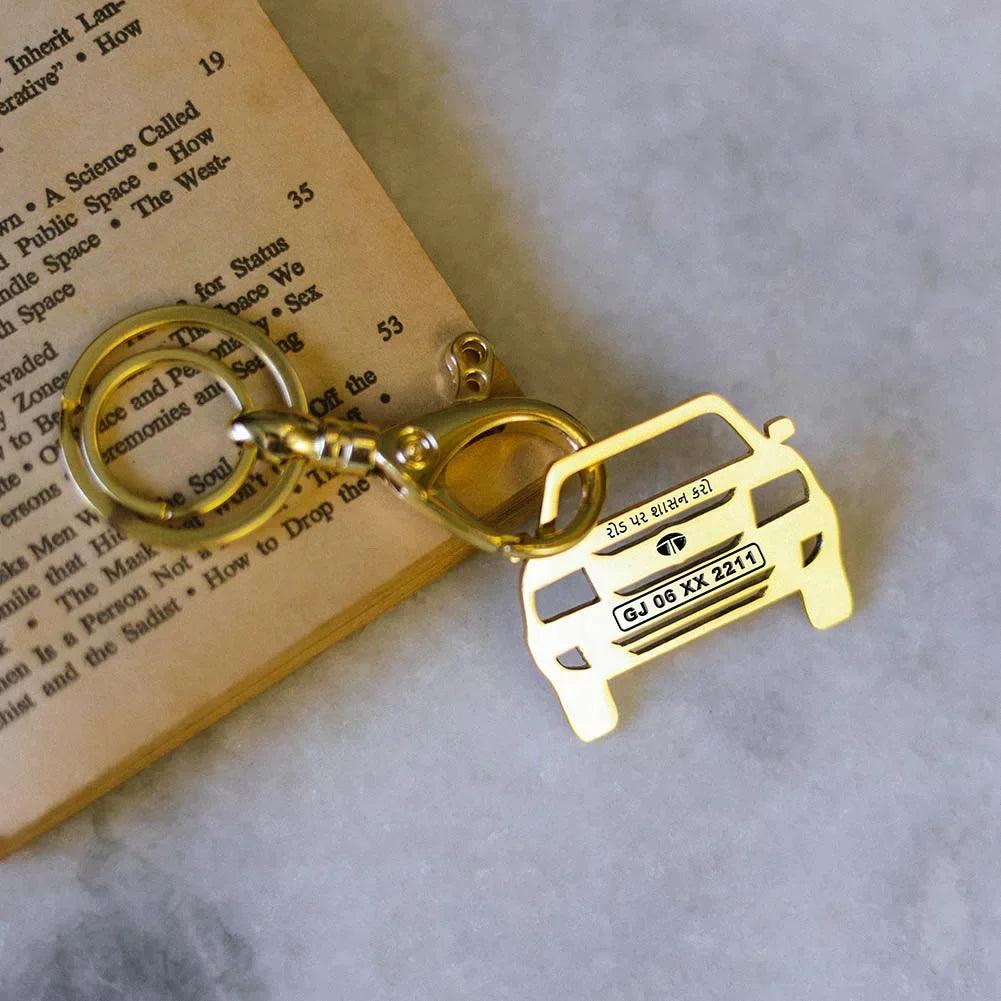 Anniversary gift for couples, Tata Safari personalized car keychain